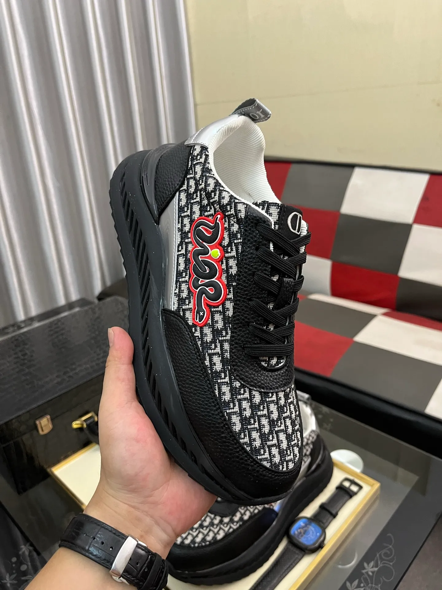 Men's Men's Shoes💰458⌚️⌚️Dior unique modern style sneakers. Counter purchasing 🏃casual leather shoes😍😍 original cowhide leather imported from Italy (refuses to discolor and grind feet) soles: original soles specially provided by the original factory, super cool😍 lace up and walk with wind👍 style design ⚠️ super comfortable and wear-resistant original soles. Just like shooting the real thing 🎬The real thing is better Code number: 38-445⃣️Colors available